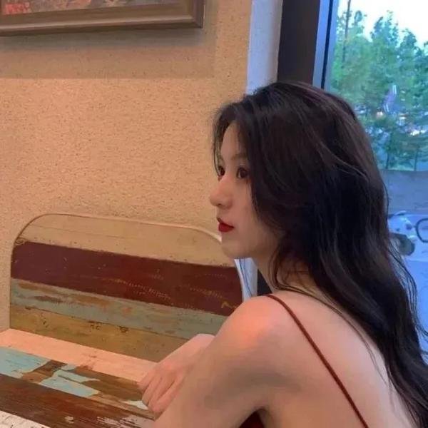 百万美元酒店 封面
